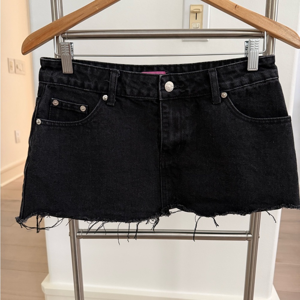 Black Raw-Hem Denim Mini Skirt